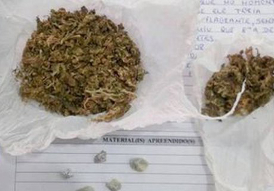 Irmãos são flagrados com drogas em Rio Largo