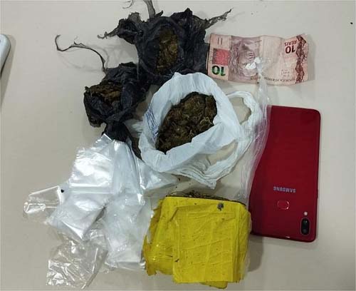 PM prende duas pessoas por suspeita de tráfico de drogas no interior do estado