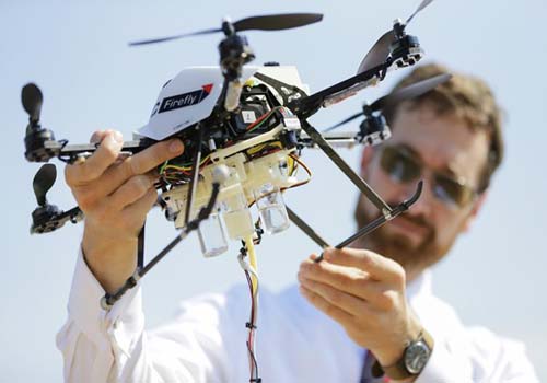Cientistas criam drone capaz de coletar água de rio para análise