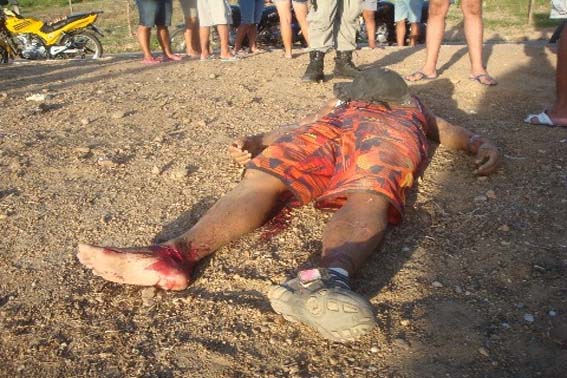 Jovem morre após acidente com moto no trevo de acesso à Igreja Nova
