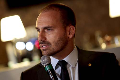 Senadores querem voto aberto para embaixador