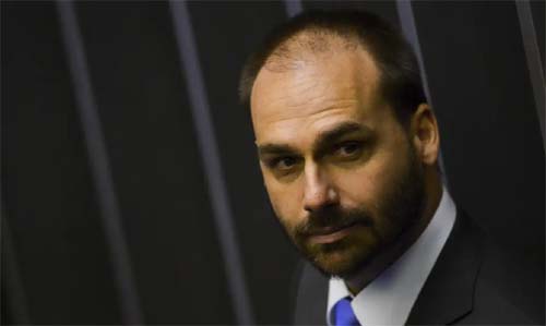 Gonet reforça que parlamentares não possuem base legal para solicitar prisão de Eduardo Bolsonaro