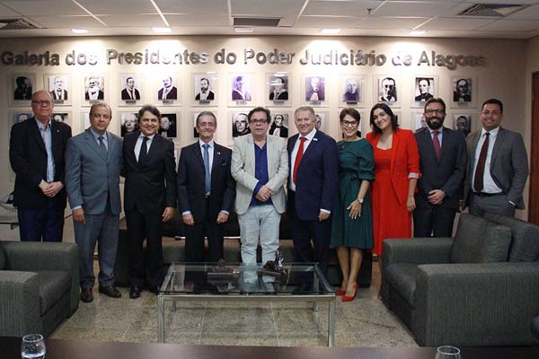 Esmal, TJ e Unit lançam mestrado em Direitos Humanos no dia 14/02