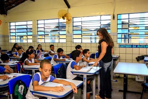Incentivo a escolas de Maceió que melhorarem resultados no Ideb é lei municipal