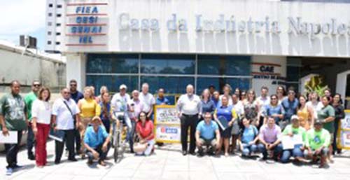 Sesi e Relix entregam bicicletas a cooperativas