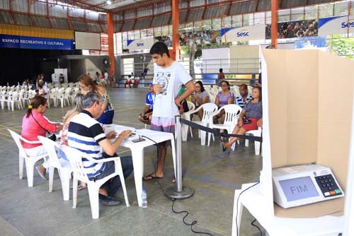 Ex-prefeitos tentam voltar ao cargo em 30 cidades