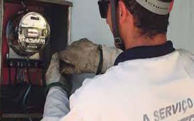 População acusa companhia de energia por invasão de privacidade 