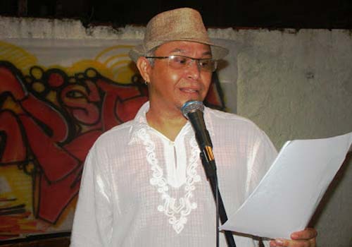 'Eu Gosto de Brincar com as Palavras' diz escritor palmarino Emanuel Galvão