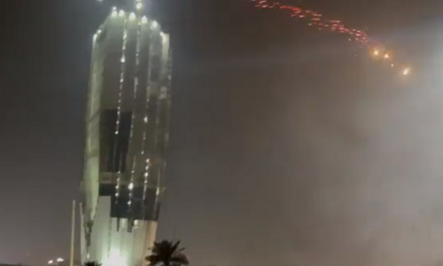 Embaixada dos Estados Unidos em Bagdá é atacada por quatro mísseis