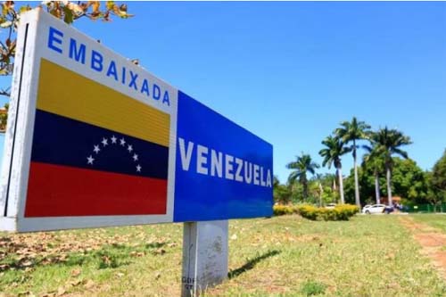 Governo manda diplomatas de Maduro deixarem o Brasil até 2 de abril