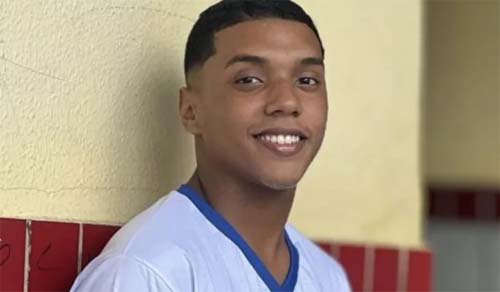 Jovem cabelereiro é executado a tiros em praça pública