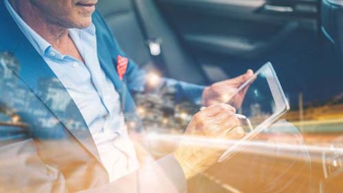 Antenados e ambiciosos, profissionais de mais de 60 anos viram empreendedores digitais: 'Sou um jovem de 67 anos'