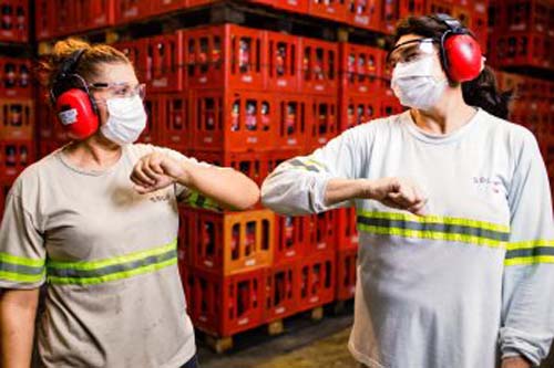 Solar Coca-Cola abre mais de 150 vagas de emprego exclusivas para mulheres