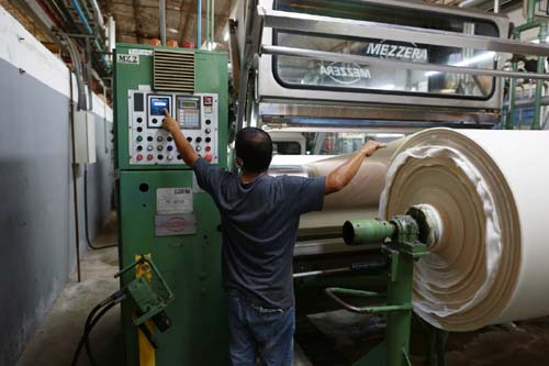 Indústria brasileira termina 2º trimestre com alta de atividade e empregos