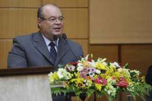 Empresário comete suicídio em evento com governador de Sergipe e ministro