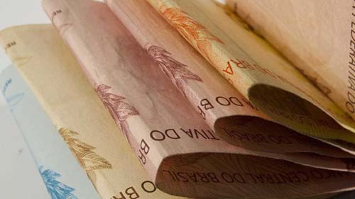 Tomar crédito online pode sair bem mais barato do que no banco