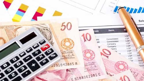 Endividamento de famílias cresce pelo sétimo mês seguido