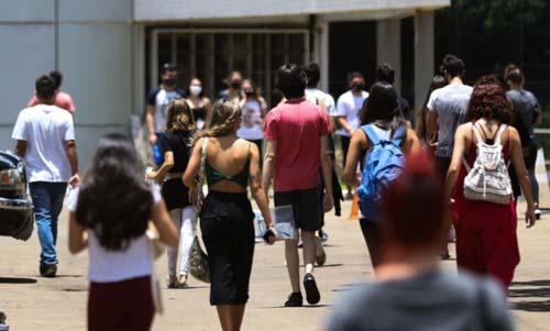 Ministro da Educação anuncia Enem para dias 21 e 28 de novembro; inscrições serão entre 30 de junho e 14 de julho