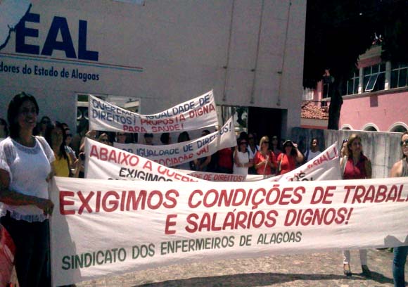 Enfermeiros do PSF param e pedem tratamento salarial igualitário