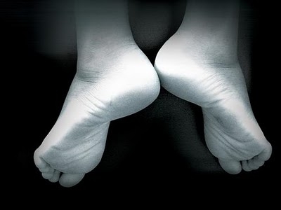 Se a moda pega ... Irã enforca 2 jovens assaltantes, julgados de forma relâmpago 