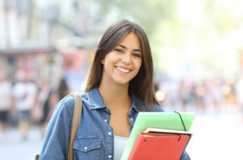 Especialização: programa capacita jovens para se tornarem professores