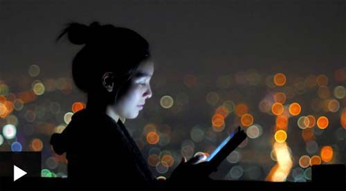 O tempo gasto em frente de telas pode acelerar seu envelhecimento?