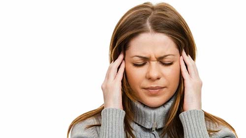 Enxaqueca pode levar a infartos e derrames, alerta cardiologista