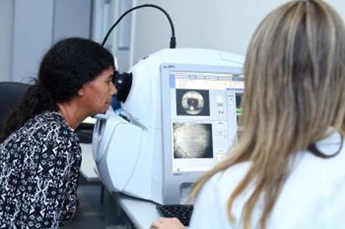Hospital Metropolitano recebe equipamento moderno para diagnóstico de doenças oculares em Alagoas