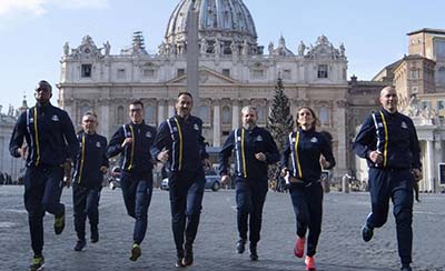 Vaticano cria equipe de atletismo com sacerdotes, freiras e guardas suíços