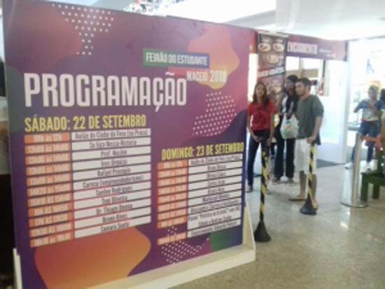 Estudantes participam de mais uma edição do Feirão do Estudante em Maceió