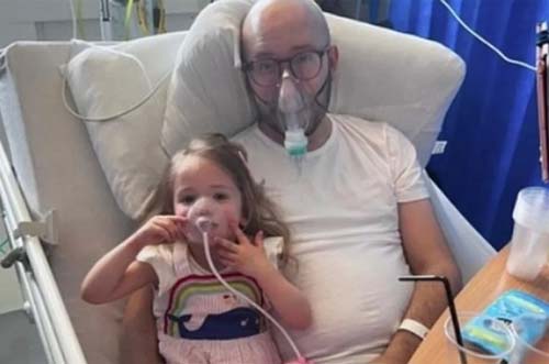 ‘Achei que estava resfriado, semanas depois amputaram minhas duas pernas’