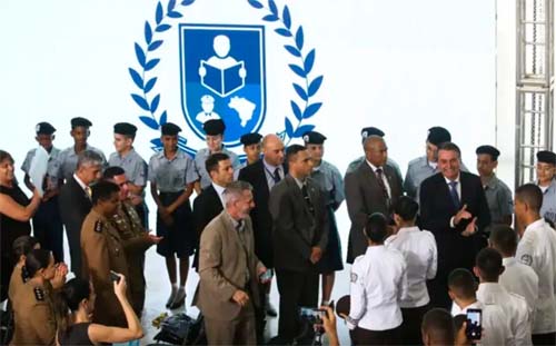 Razões por trás da alta procura por escolas cívico-militares no Paraná