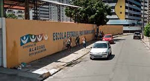 Adolescente é apreendido após agredir colega dentro de escola na Ponta da Terra, em Maceió