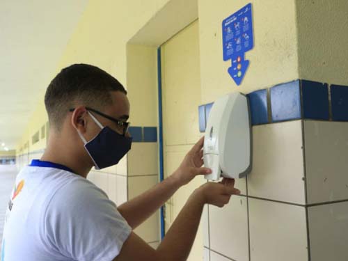 Escolas estaduais fazem simulados para retorno seguro às aulas