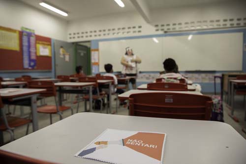 Escolas sem água para lavar as mãos ou onde falta ventilação: professores temem falta de estrutura no retorno