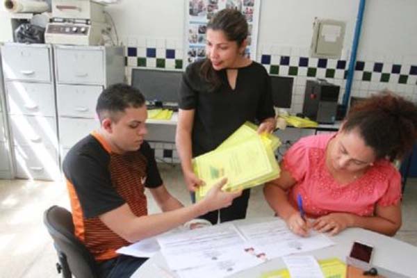 Seduc informa: Cyro Accioly tem 150 vagas para cursos de Libras, Mobilidade e Sorobã