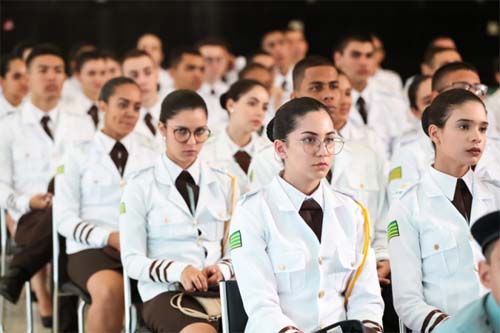 Paraná e Mato Grosso lideram expansão de escolas cívico-militares