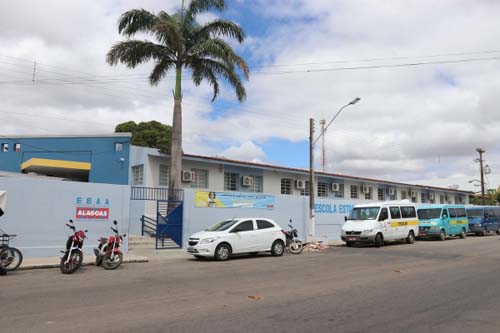 Ações de combate à evasão de escola estadual viram referência nacional