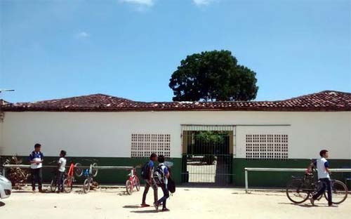 Suspeito de arrastão é agredido por alunos no Graciliano Ramos