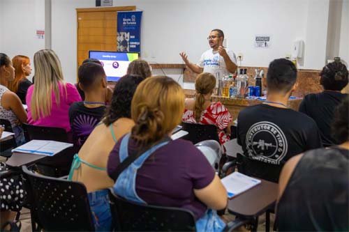 Escola do turismo disponibiliza mais de 750 vagas para cursos no mês de maio