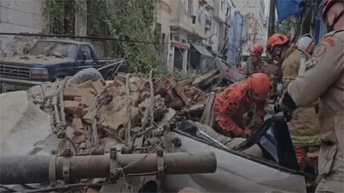 Homem morre dentro de carro após desabamento de casarão no Centro do Rio