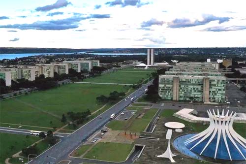 Projeto de Lei Orçamentária Anual prevê salário mínimo de R$ 1.509 em 2025