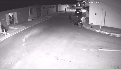 Homem é espancado a pauladas em via pública de Delmiro Gouveia