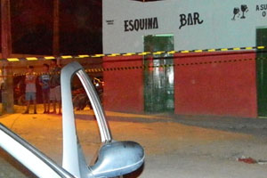 Homem mata adolescente e deixa três feridos dentro de bar em Arapiraca