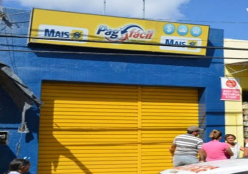 Trio armado assalta correspondente bancário no centro de Palmeira 