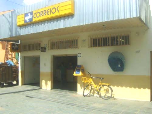 Bandidos arrombam Correios e atiram contra delegacia em Estrela de Alagoas