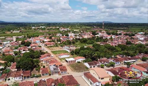 Homem quebra luminaria e é detido por populares e pelo prefeito Aldo Lira em Estrela de Alagoas