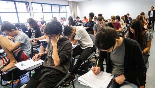 Inscrições para Enem 2019 começaram segunda dia 6; entenda as diferenças entre Sisu, Prouni e Fies