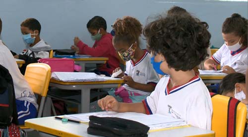 Unicef: 1 em cada 10 crianças não planeja voltar a estudar quando as escolas reabrirem no Brasil