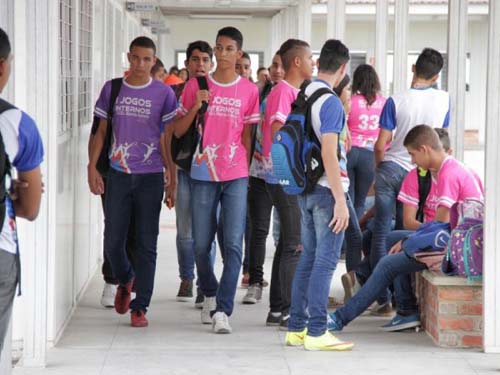 Escolas de ensino integral transformam realidades de estudantes da rede estadual